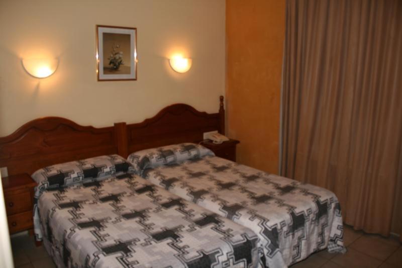 Hotel Sucara La Cortinada Стая снимка
