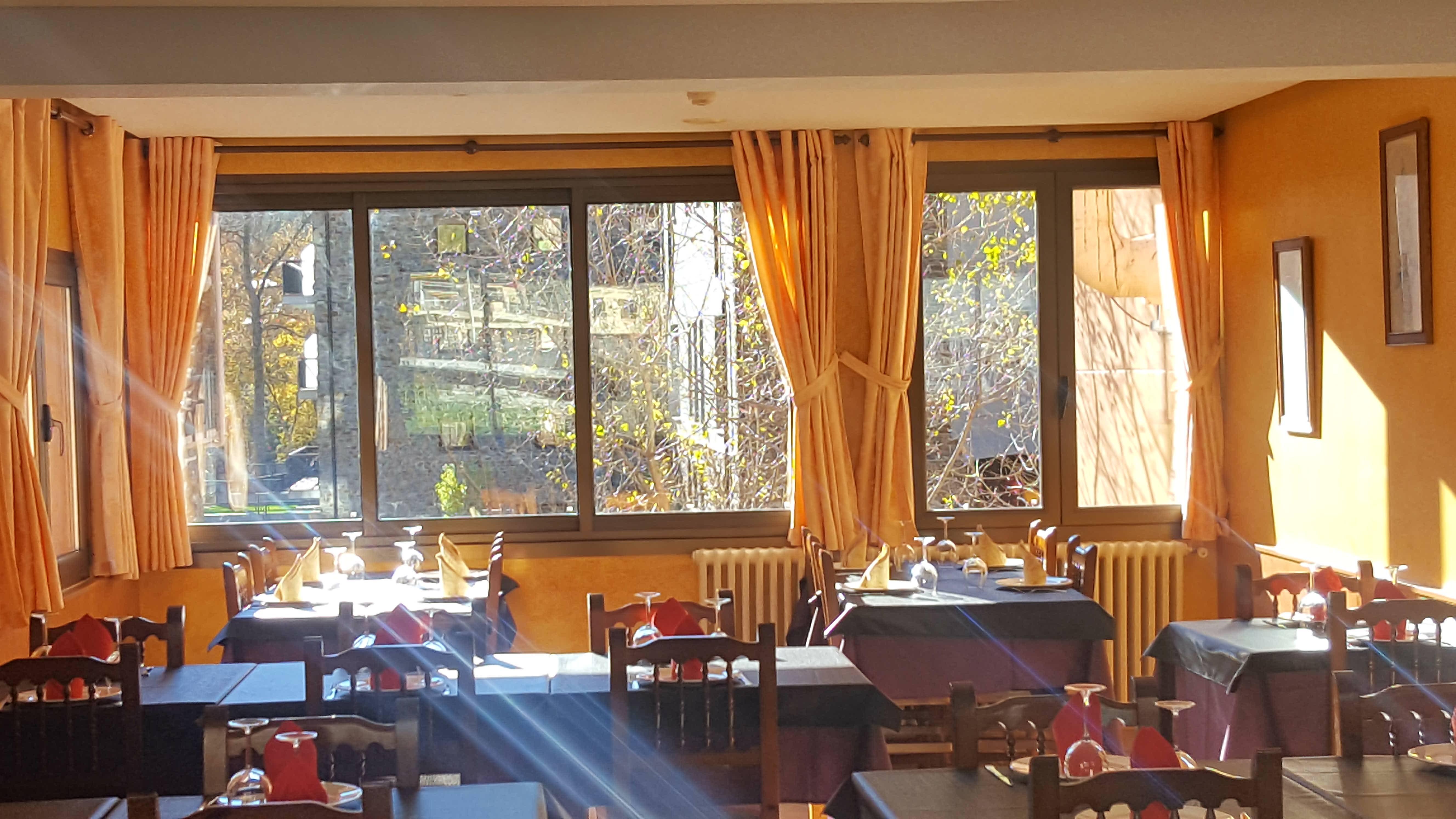 Hotel Sucara La Cortinada Екстериор снимка