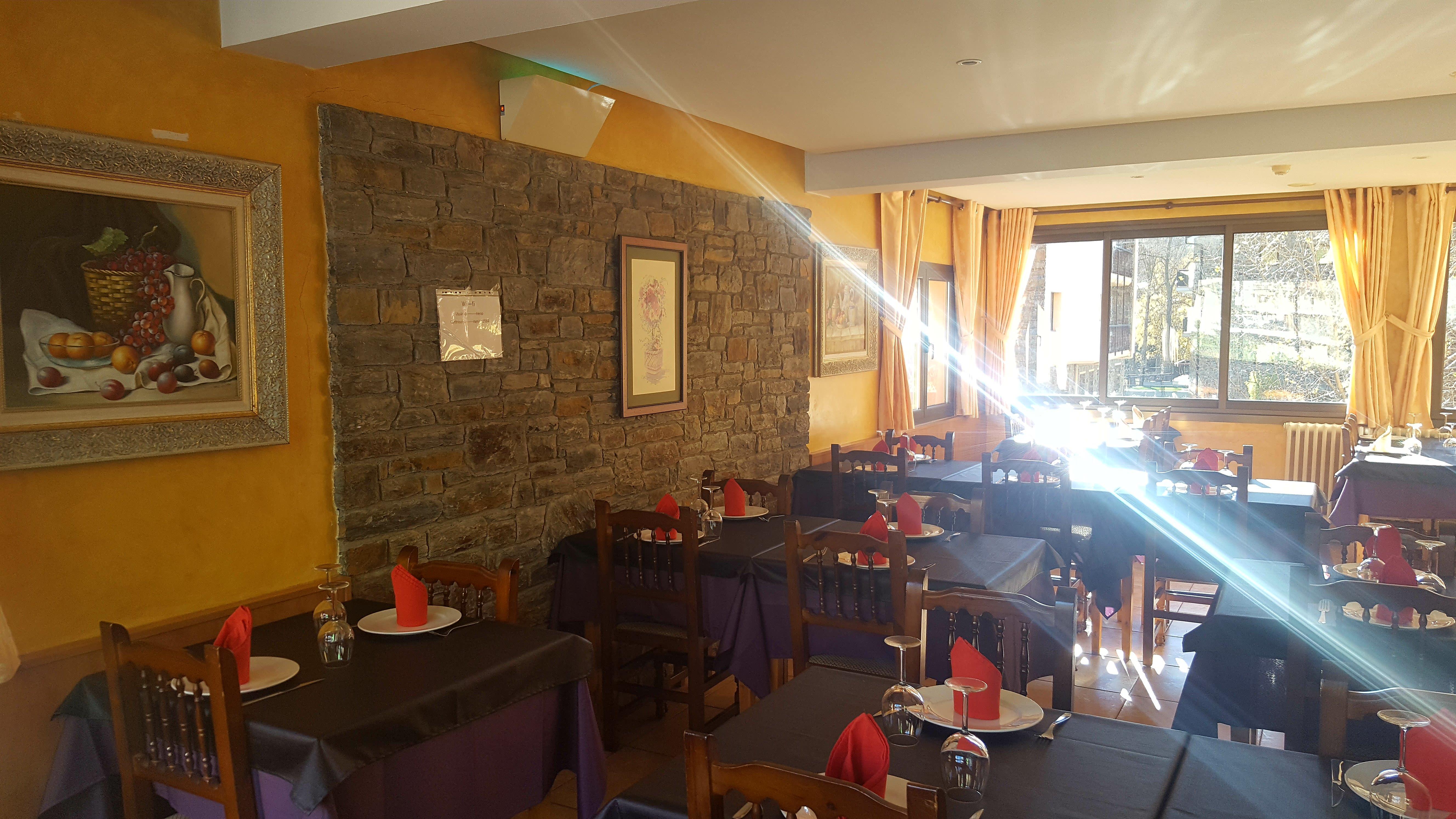 Hotel Sucara La Cortinada Екстериор снимка