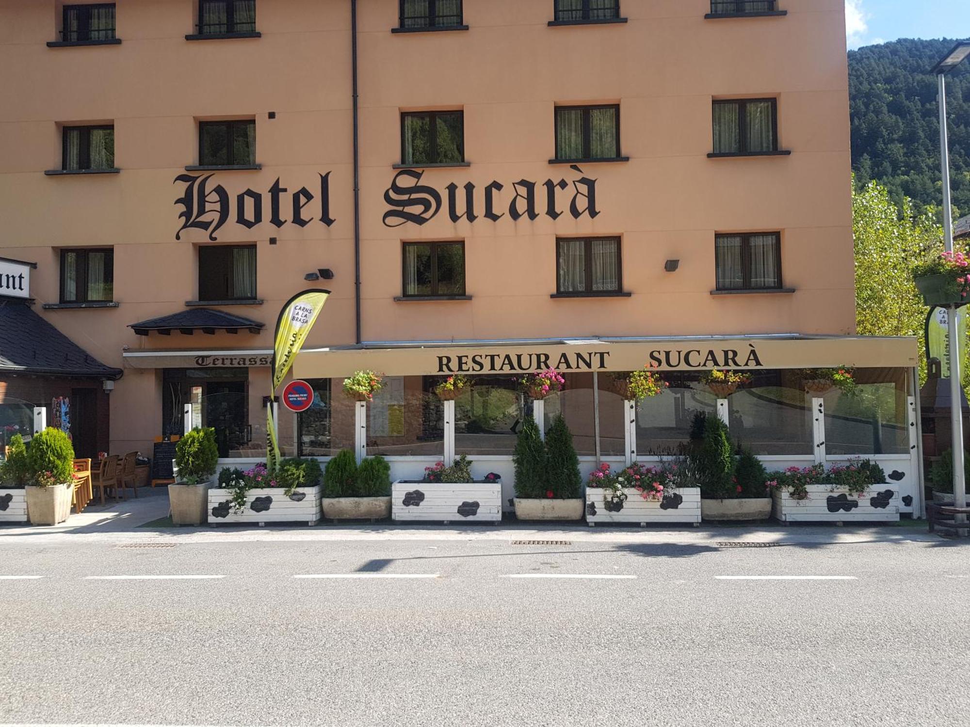 Hotel Sucara La Cortinada Екстериор снимка