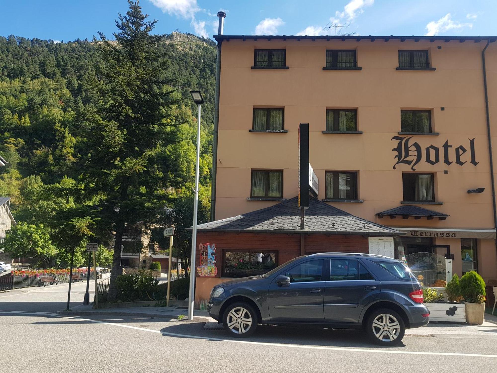 Hotel Sucara La Cortinada Екстериор снимка
