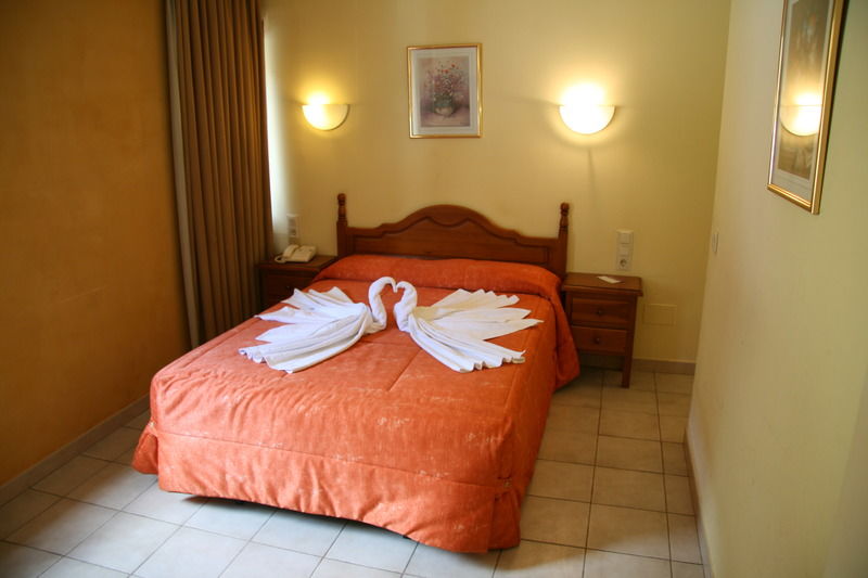 Hotel Sucara La Cortinada Екстериор снимка