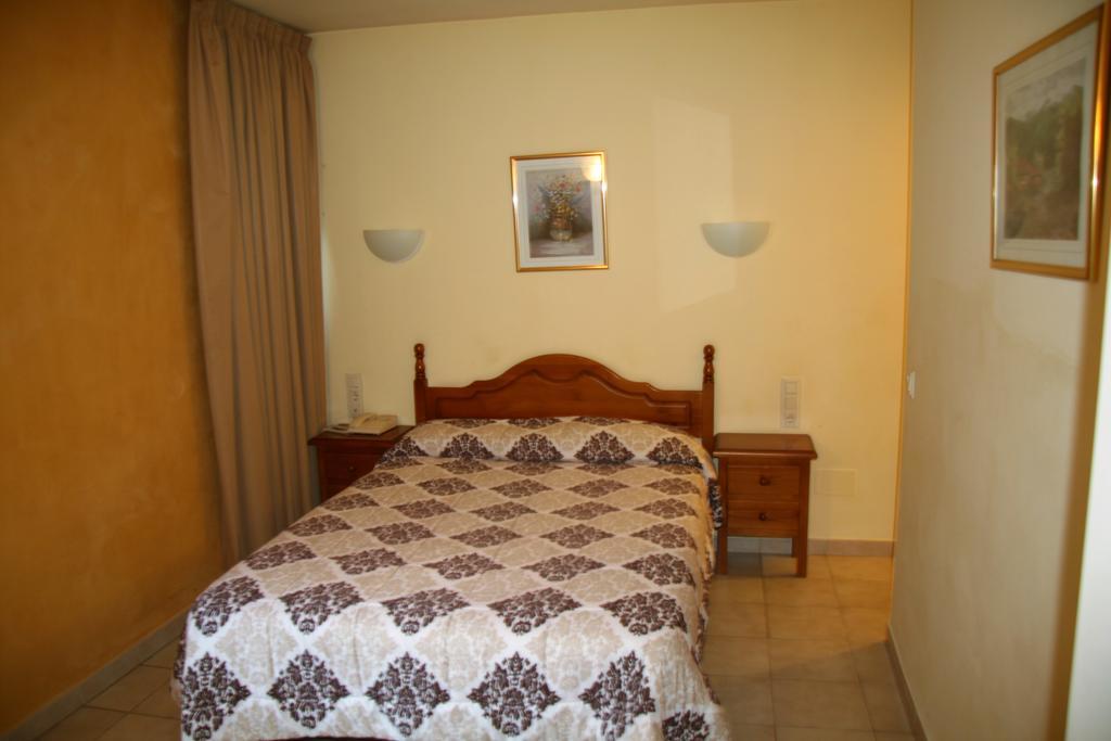 Hotel Sucara La Cortinada Екстериор снимка